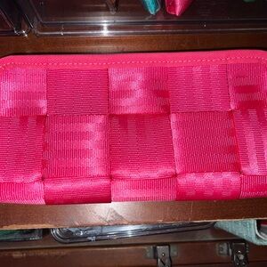 Harvey’s Seatbelt Handbags Melon Hot Pink Clutch Wallet